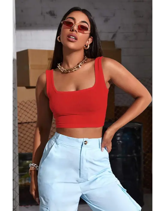 Omarı Derin V Yaka Kırmızı Crop Top - Şık ve Tarz