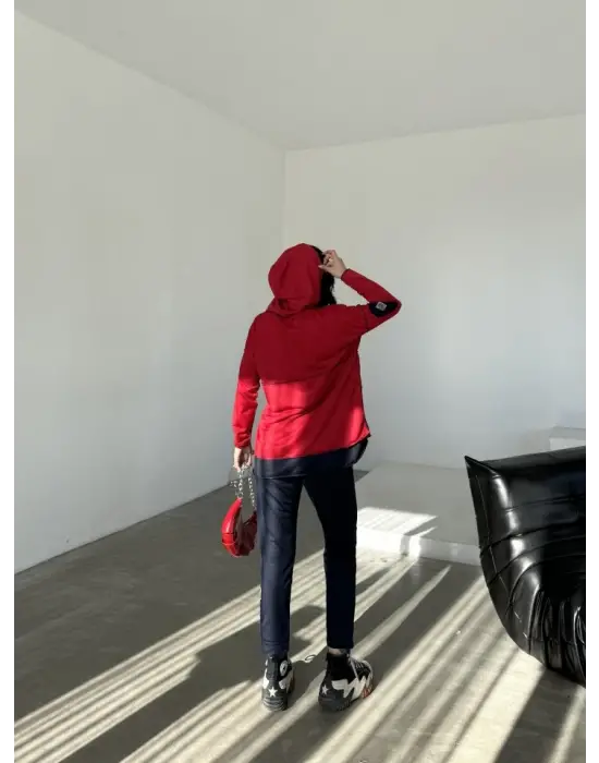 Kadın Kırmızı Kapşonlu Etek Ucu Detay Arma Ters Dikiş Gorunumlu Ikili Takım