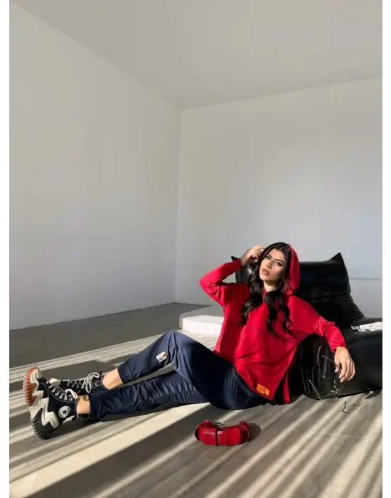 Kadın Kırmızı Kapşonlu Etek Ucu Detay Arma Ters Dikiş Gorunumlu Ikili Takım