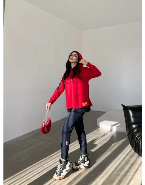 Kadın Kırmızı Kapşonlu Etek Ucu Detay Arma Ters Dikiş Gorunumlu Ikili Takım