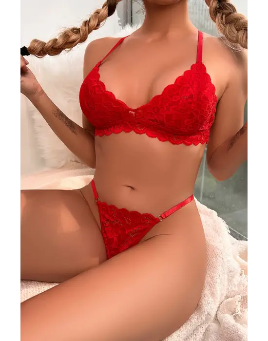 Omarı Çekici Kırmızı Dantel Detaylı Sütyen Külot Takımı