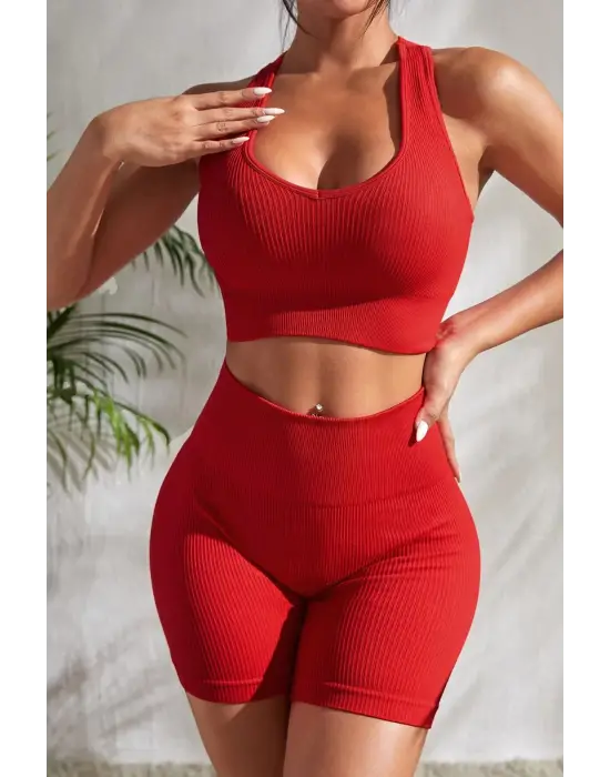 Omarı Kırmızı Çapraz Sırt Detaylı Gecelik Takım