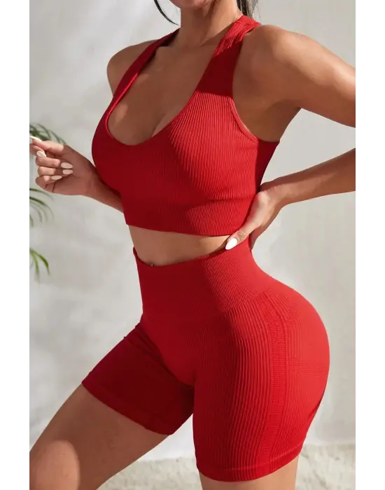 Omarı Kırmızı Çapraz Sırt Detaylı Gecelik Takım