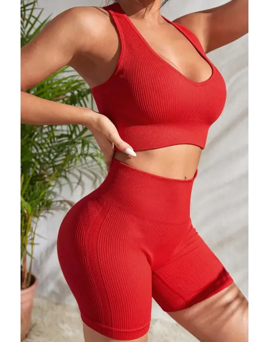 Omarı Kırmızı Çapraz Sırt Detaylı Gecelik Takım