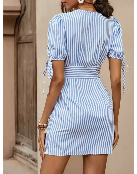 Omarı Şık Kruvaze Yaka Kısa Elbise