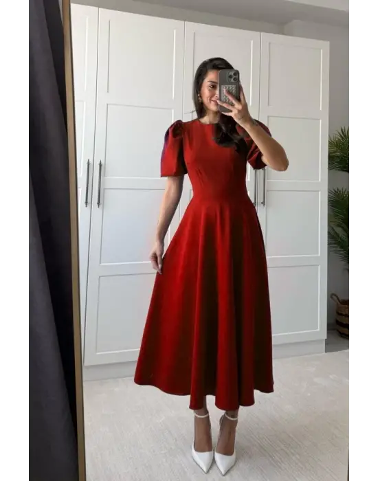 Omarı Şık Kadın Geniş Kesim Elbise