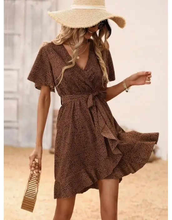 Kadın Kısa Kelebek Kollu Kruvaze Yakalı Belden Kuşaklı Kısa Desenli Süprem Elbise