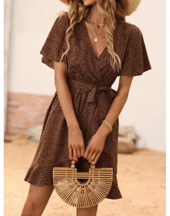 Kadın Kısa Kelebek Kollu Kruvaze Yakalı Belden Kuşaklı Kısa Desenli Süprem Elbise