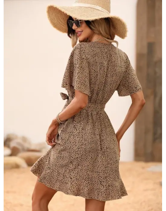 Kadın Kısa Kelebek Kollu Kruvaze Yakalı Belden Kuşaklı Kısa Desenli Süprem Elbise