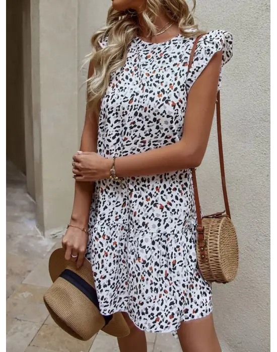 Omarı Rüzgar Estiğinde Dans Eden Etek Ucu Volanlı Elbise