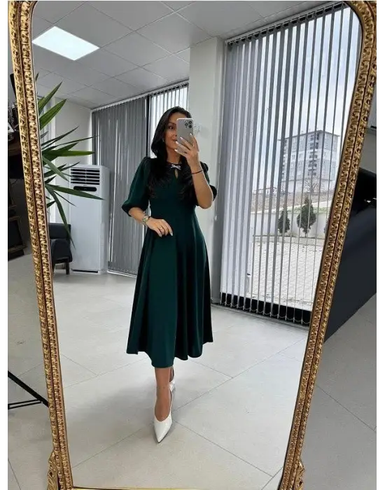 Kadın Kısa Kollu Bisiklet Yaka Fiyonk Broşlu Midi Janjan Krep Elbise