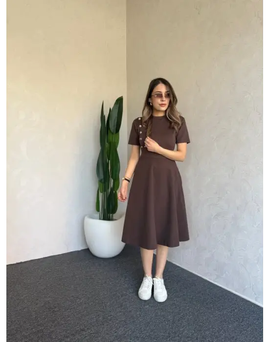 Kadın Kısa Kollu Bisiklet Yaka Gold Düğme Detay Midi Boy Elbise