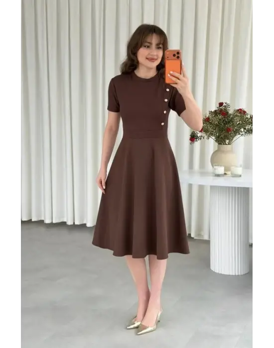 Kadın Kısa Kollu Bisiklet Yaka Gold Düğme Detay Midi Boy Elbise