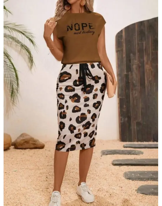 Kadın Kısa Kollu Bisiklet Yaka Viskon Bluz Desenli Dalgıç Etek Ikili Takım