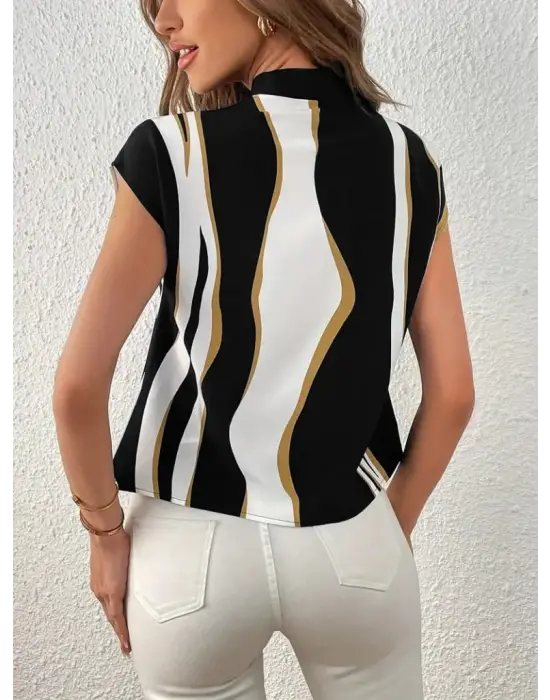 Kadın Kısa Kollu Boyundan Bağlamalı Desenli Dokuma Bluz