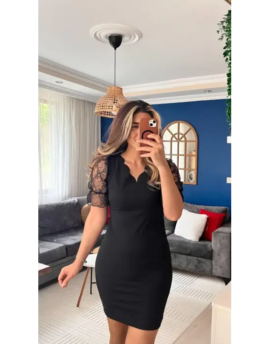 Omarı Şık Dantel Detaylı Kısa Kollu Elbise