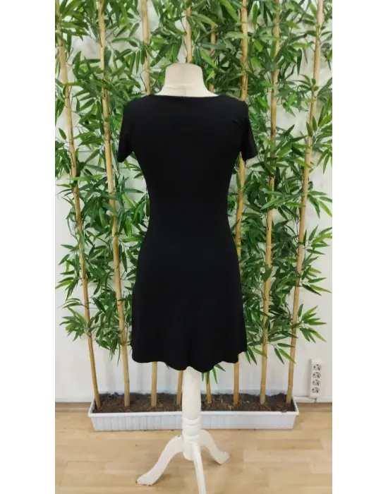 Omarı Derin V Yakalı Kısa Kollu Kadın Elbisesi