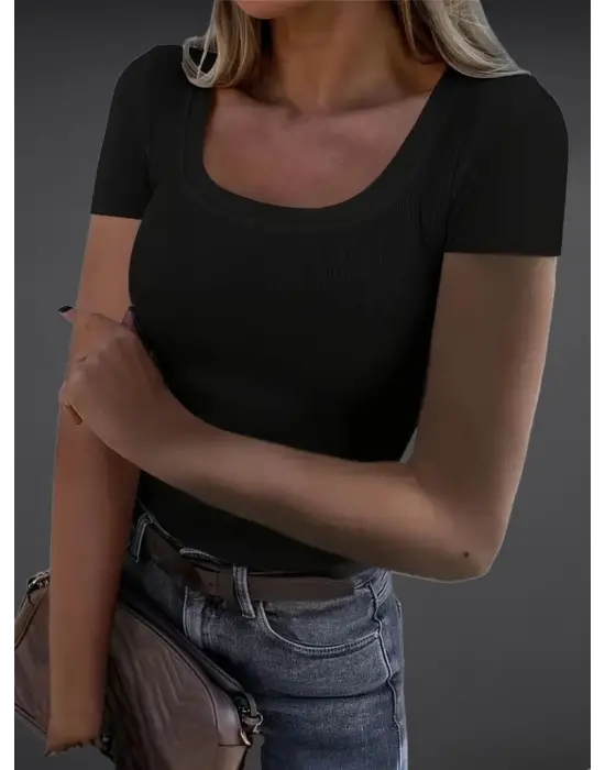 Omarı Rahat ve Şık Kadın Kısa Kollu Bluz