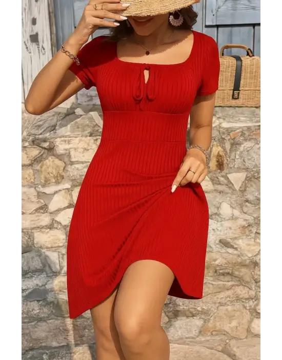 Omarı Şık Kadın Kısa Kollu Bağcıklı Kaşkorse Elbise