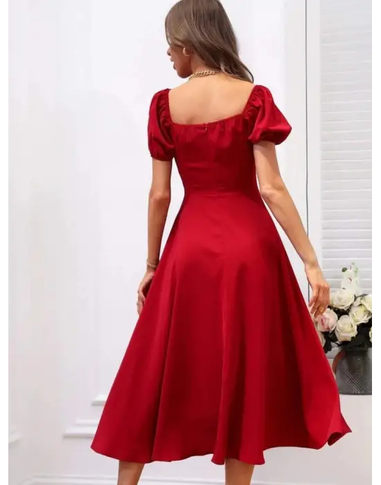 Omarı Kare Yakalı Yırtmaçlı Midi Elbise