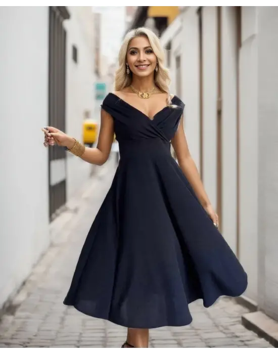 Omarı Şık ve Zarif Kruvaze Yaka Volanlı Elbise