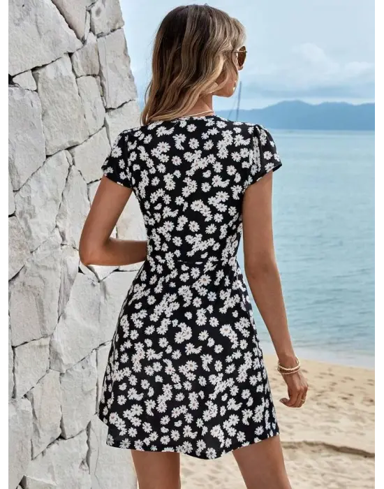 Kadın Kısa Kollu Kruvaze Yaka Papatya Baskılı Krep Elbise
