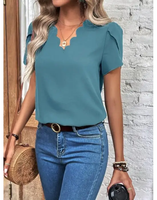 Omarı Şık Kadın Kısa Kollu V Yakalı Bluz