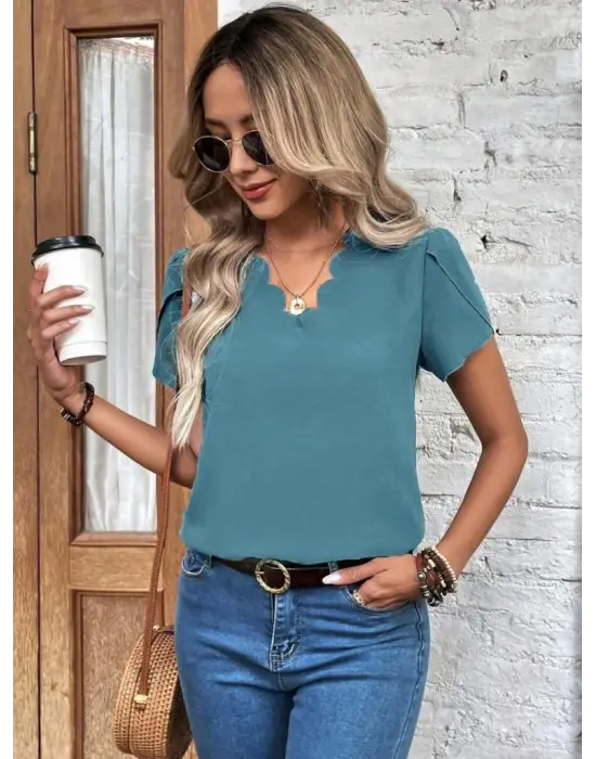 Omarı Şık Kadın Kısa Kollu V Yakalı Bluz