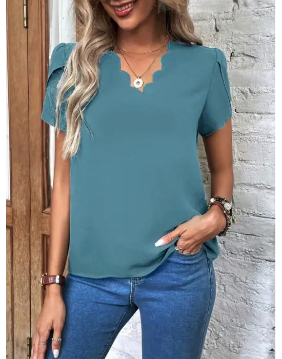 Omarı Şık Kadın Kısa Kollu V Yakalı Bluz