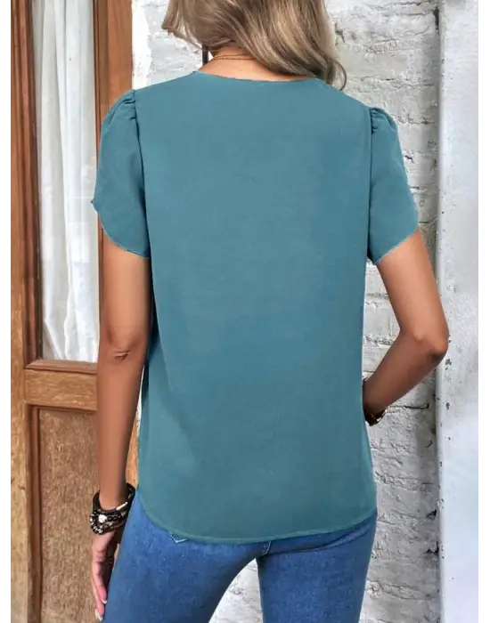 Omarı Şık Kadın Kısa Kollu V Yakalı Bluz