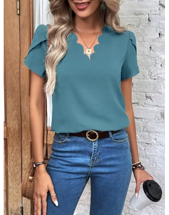 Omarı Şık Kadın Kısa Kollu V Yakalı Bluz