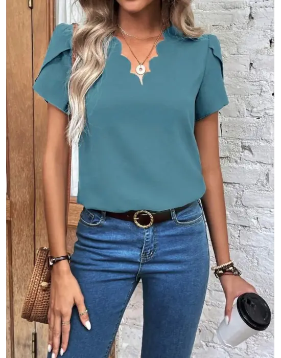 Omarı Şık Kadın Kısa Kollu V Yakalı Bluz