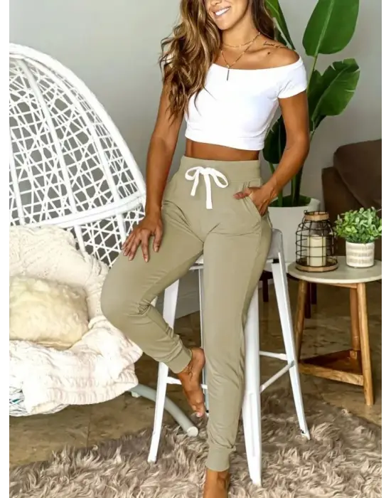 Kadın Kısa Kollu Madonna Yaka Viskon Crop Bluz Cepli Iki Iplik Eşofman Takım