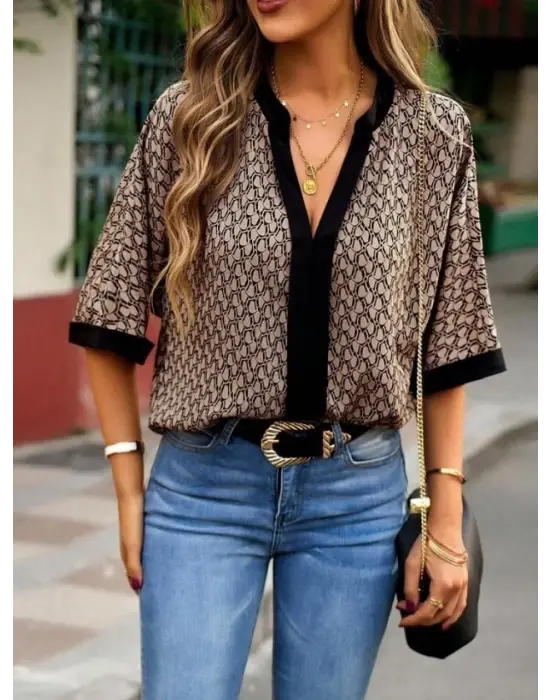 Kadın Kısa Kollu önden şerit Detaylı Desenli Sandy Bluz