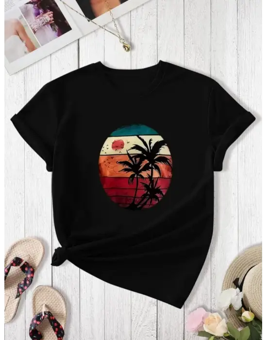 Omarı Rahat ve Şık Kadın Palmiye Desenli T-shirt