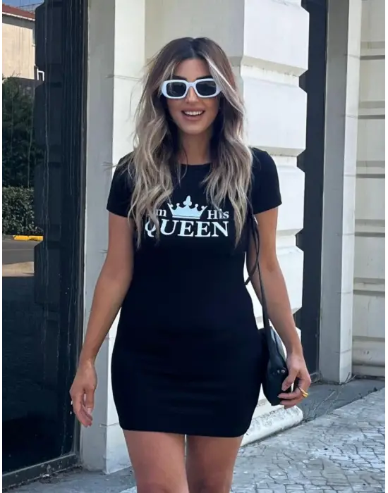 Omarı Etkileyici Kraliçe Baskılı Mini Elbise