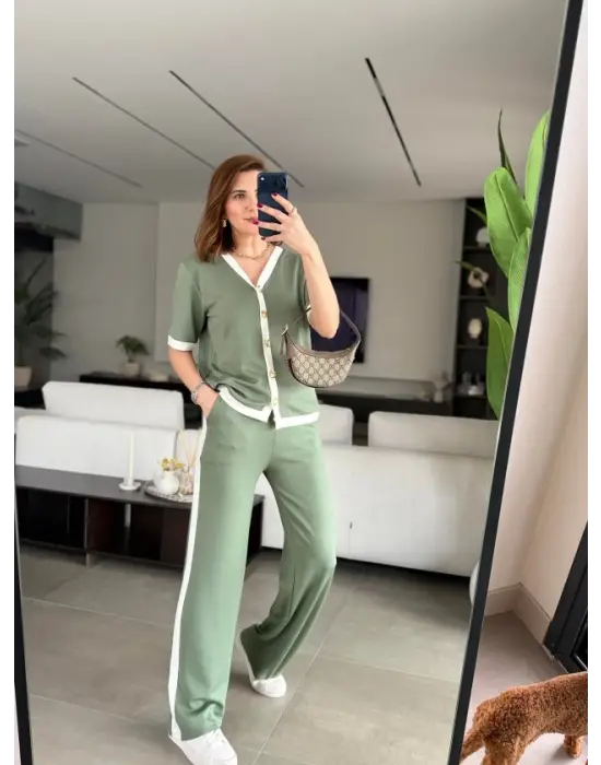 Kadın Kısa Kollu Ribana Ve Gold Düğme Detay Hırka Yanı şeritli Pantolon Ikili Takım