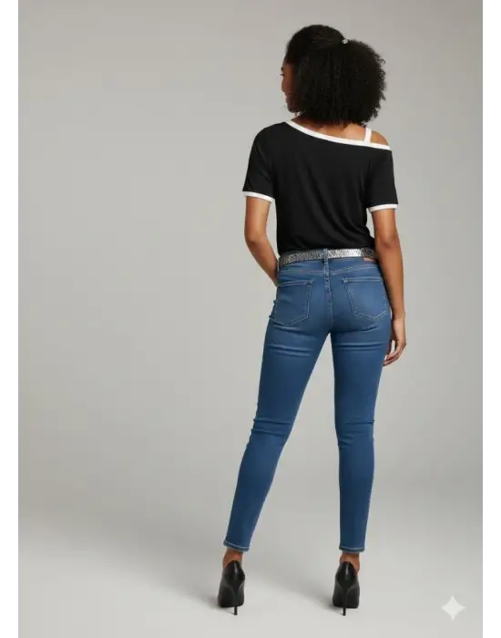 Kadın Kısa Kollu Tek Omuzu Açık Askı Toka Detaylı Viskon Bluz