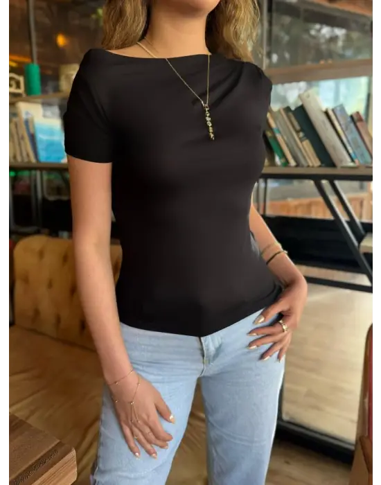 Kadın Kısa Kollu Tek Omuzu Açık Büzgülü Viskon Bluz