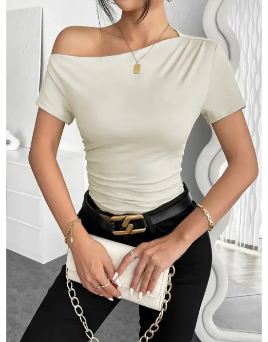 Kadın Kısa Kollu Tek Omuzu Açık Büzgülü Viskon Bluz