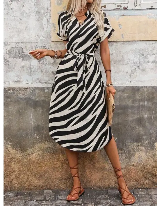 Kadın Kısa Kollu V Hakim Yakalı Zebra Desenli Midi Süprem Elbise