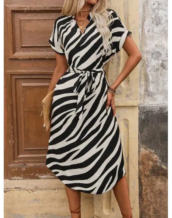 Kadın Kısa Kollu V Hakim Yakalı Zebra Desenli Midi Süprem Elbise