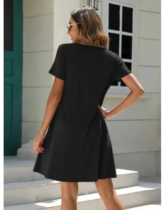 Omarı Şık Kadın V Yaka Düğmeli Elbise