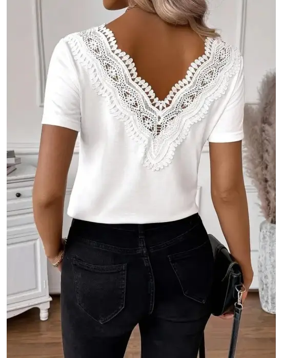 Omarı Şıklığıyla Fark Yaratan V Yakalı Dantelli Bluz