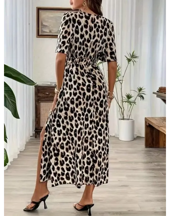 Kadın Kısa Kollu V Yakalı Beli Lastikli Yırtmaçlı Uzun Leopar Desenli Süprem Elbise