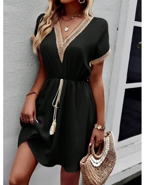 Omarı Şık ve Rahat Kadın Elbisesi