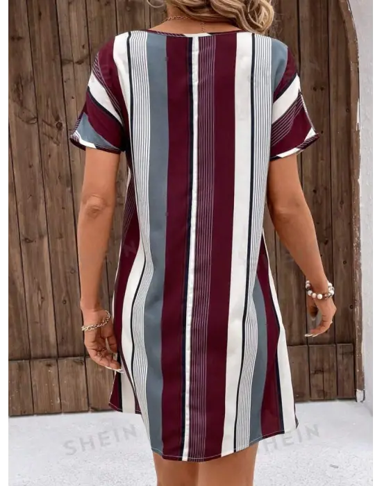 Omarı Elegan Çizgi Desenli V Yakalı Elbise