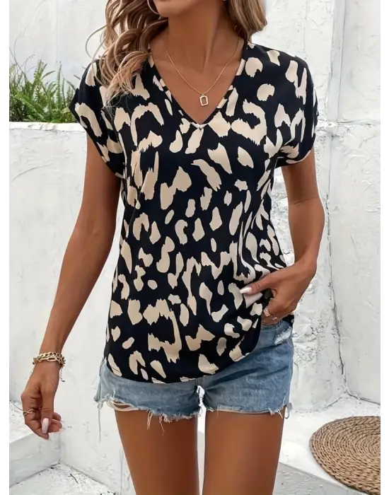 Omarı Desenli V Yakalı Kadın Kısa Kollu Bluz