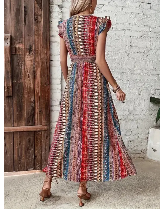 Omarı Şık Desenli Yandan Yırtmaçlı Kadın Elbisesi