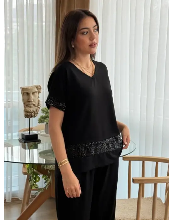 Kadın Kısa Kollu V Yakalı Pul Payetli Viskon Iki Iplik Bluz Ve Pantolon Ikili Takım